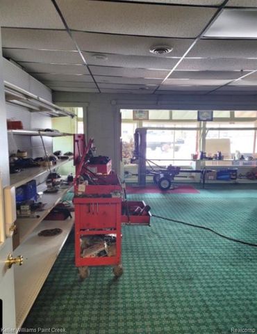 26346 W 7 Mile Road, Redford, MI 48240