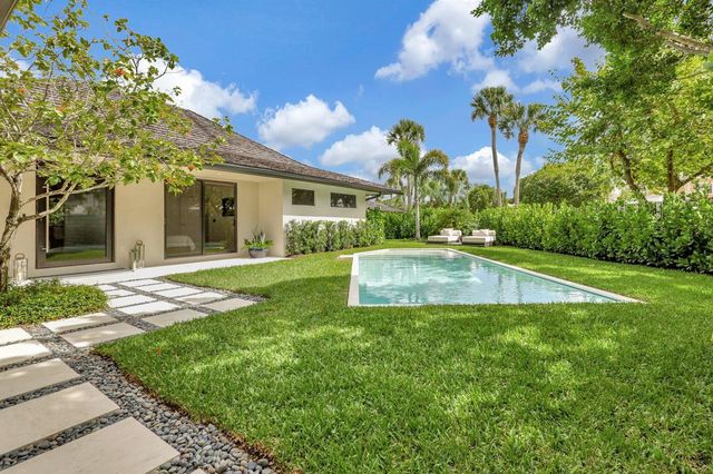11880 Pebblewood Drive, Wellington, FL 33414