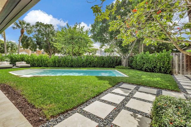11880 Pebblewood Drive, Wellington, FL 33414