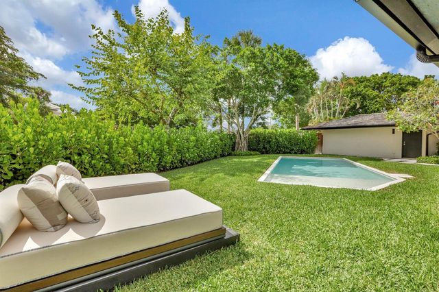 11880 Pebblewood Drive, Wellington, FL 33414