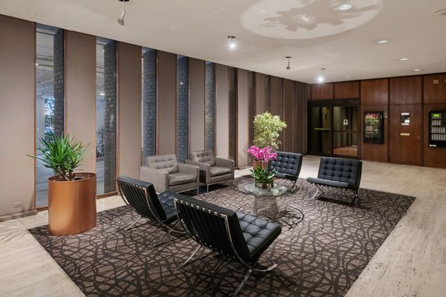 6033 N Sheridan Road 36G, Chicago, IL 60660