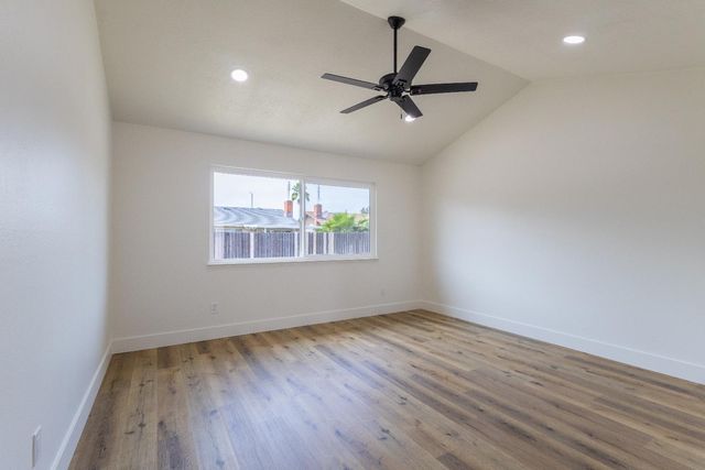 3094 Timmy Avenue, Clovis, CA 93612