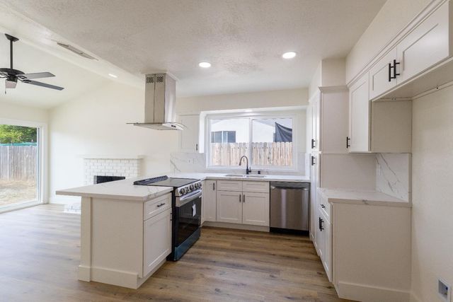 3094 Timmy Avenue, Clovis, CA 93612