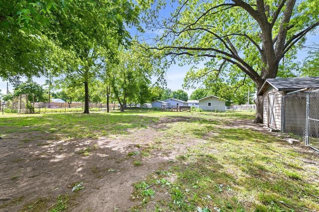 827 W Hazel Ave, Wichita, KS 67217