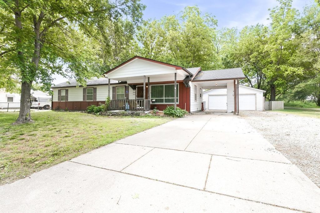 827 W Hazel Ave, Wichita, KS 67217