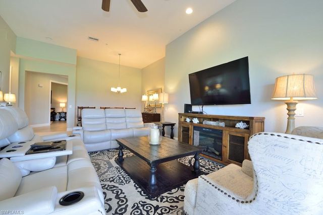 3960 Deer Crossing CT 6-204, Naples, FL 34114