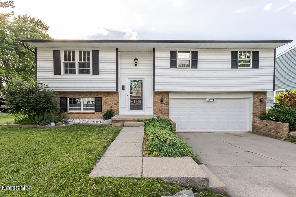 2545 Woodfox Drive, Toledo, OH 43611