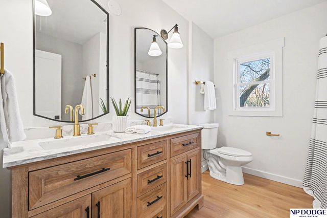 7718 Davis Circle, Omaha, NE 68134