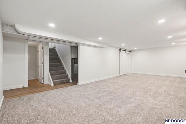 7718 Davis Circle, Omaha, NE 68134