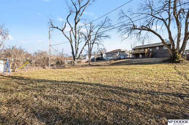 7718 Davis Circle, Omaha, NE 68134