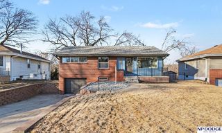7718 Davis Circle, Omaha, NE 68134