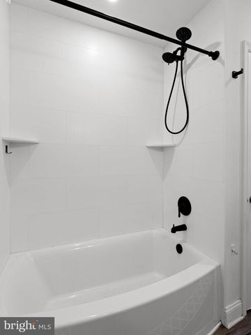 5 TRINITY PL, Barrington, NJ 08007