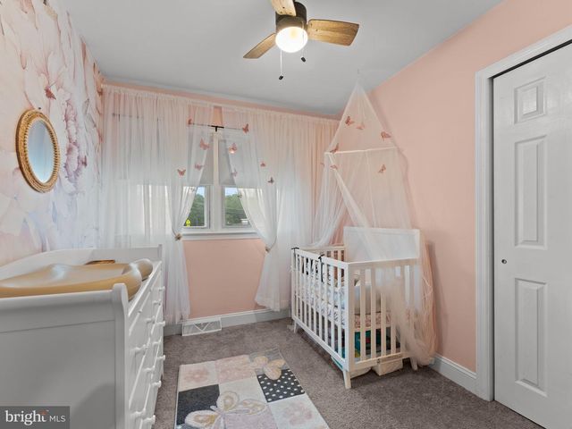 5 TRINITY PL, Barrington, NJ 08007