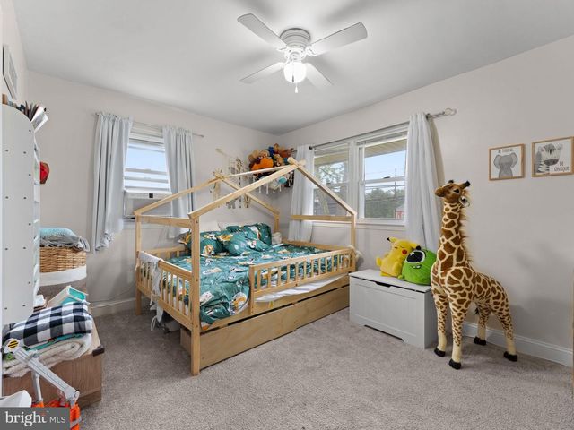 5 TRINITY PL, Barrington, NJ 08007