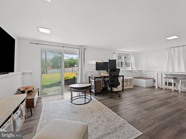 5 TRINITY PL, Barrington, NJ 08007