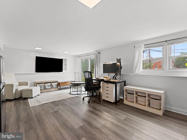 5 TRINITY PL, Barrington, NJ 08007