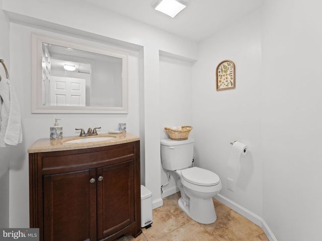 5 TRINITY PL, Barrington, NJ 08007