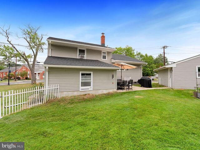 5 TRINITY PL, Barrington, NJ 08007