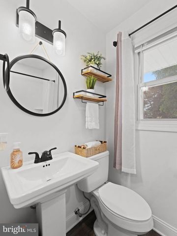 5 TRINITY PL, Barrington, NJ 08007