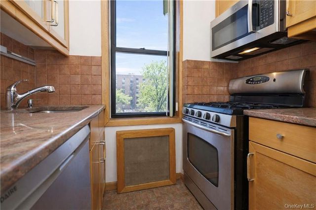 2425 Haring Street 2H, Brooklyn, NY 11235