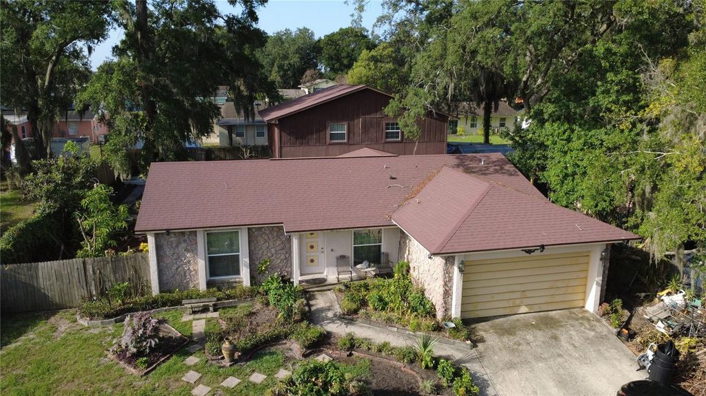 Image 2 of property listing at 5832 ELON DRIVE, Orlando, FL 32808