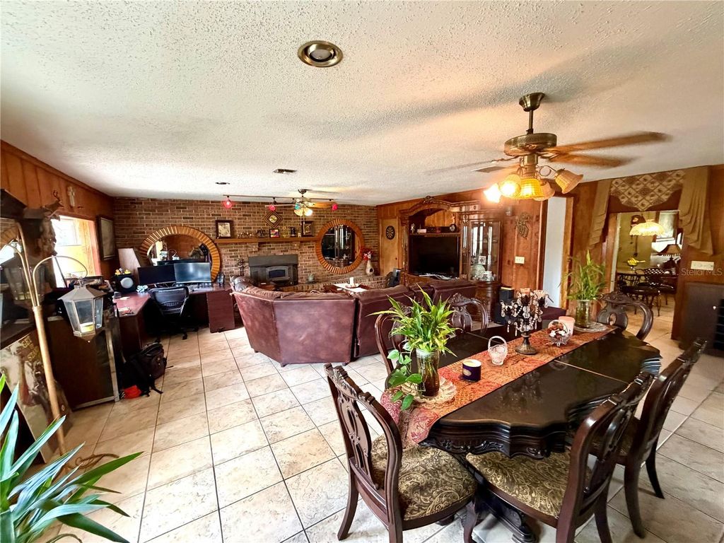 Image 15 of property listing at 5832 ELON DRIVE, Orlando, FL 32808