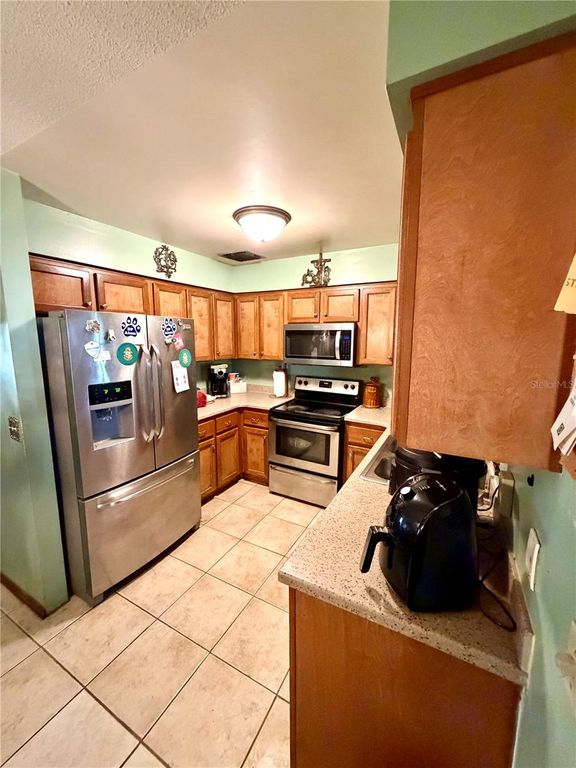 Image 18 of property listing at 5832 ELON DRIVE, Orlando, FL 32808