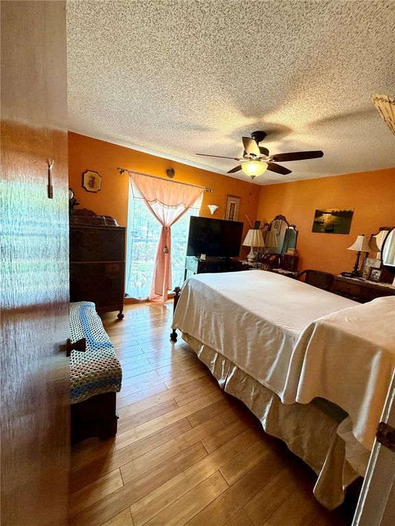 Image 21 of property listing at 5832 ELON DRIVE, Orlando, FL 32808