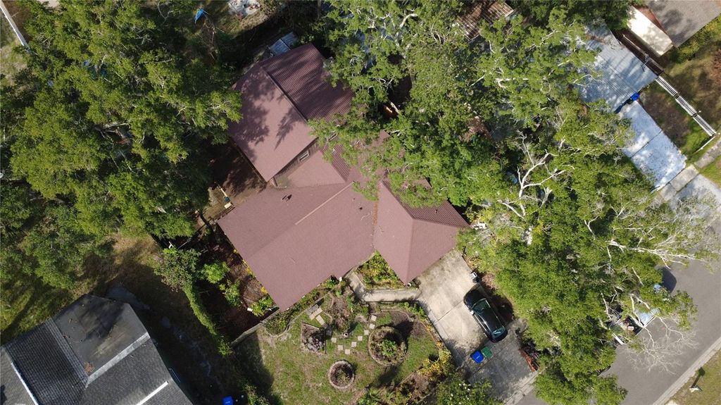 Image 4 of property listing at 5832 ELON DRIVE, Orlando, FL 32808