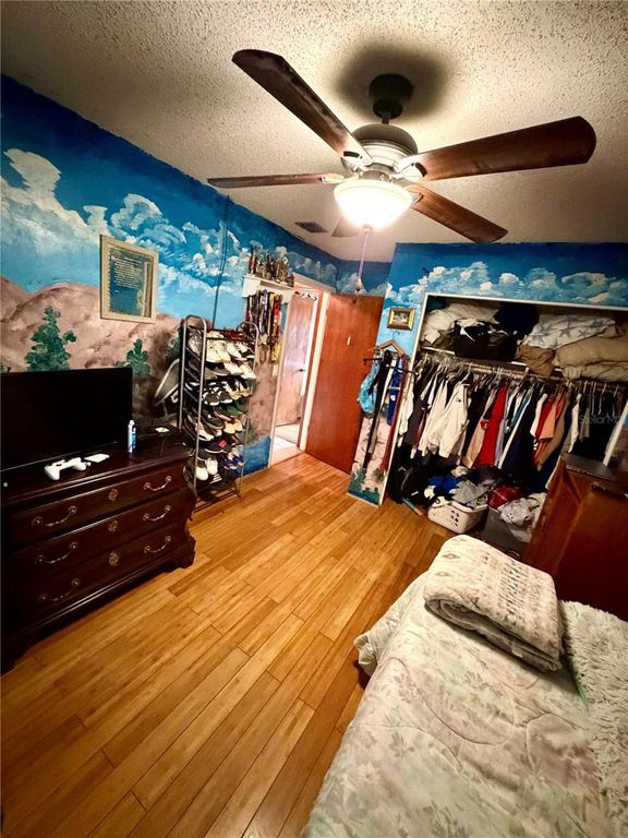 Image 33 of property listing at 5832 ELON DRIVE, Orlando, FL 32808