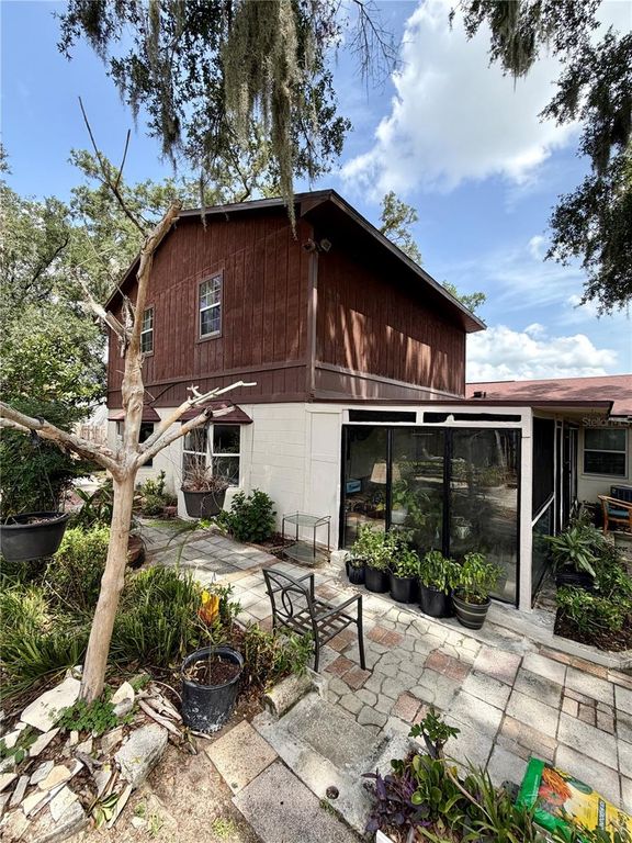 Image 7 of property listing at 5832 ELON DRIVE, Orlando, FL 32808