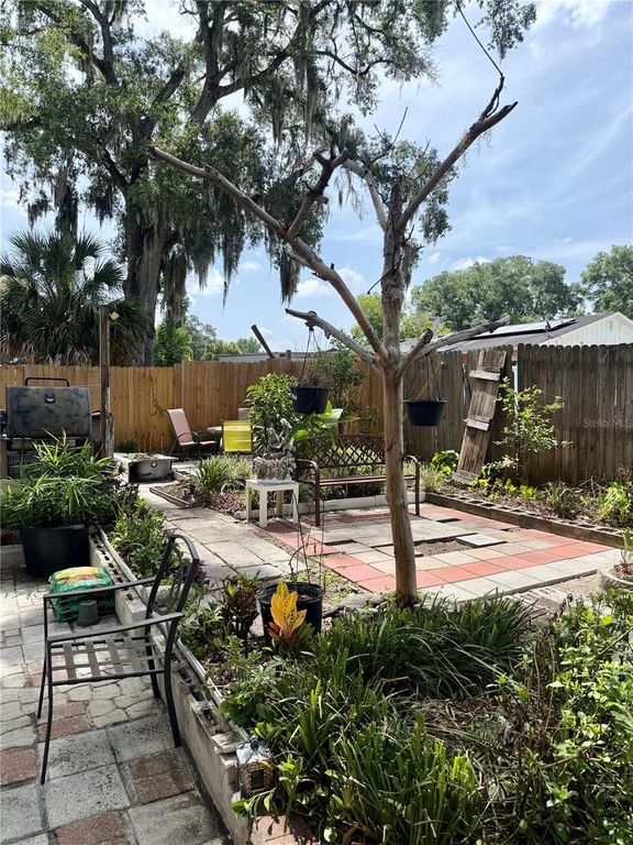 Image 10 of property listing at 5832 ELON DRIVE, Orlando, FL 32808