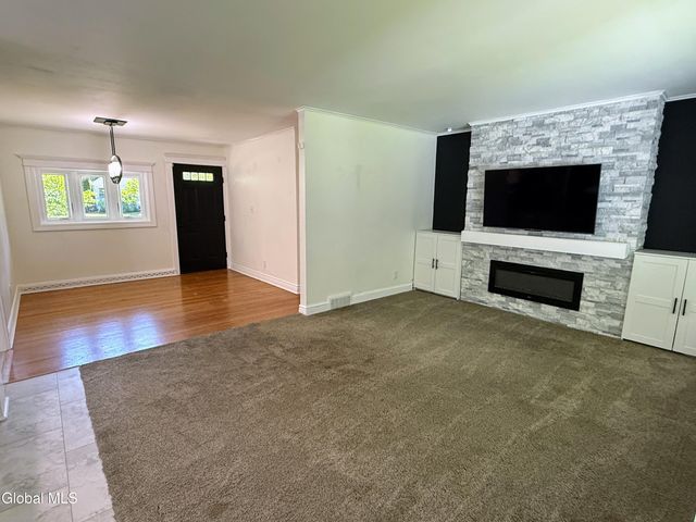 132 Birch Lane, Glenville, NY 12302