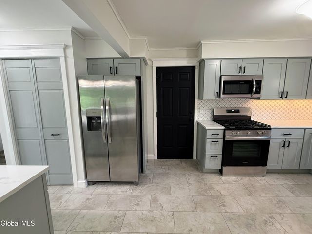 132 Birch Lane, Glenville, NY 12302