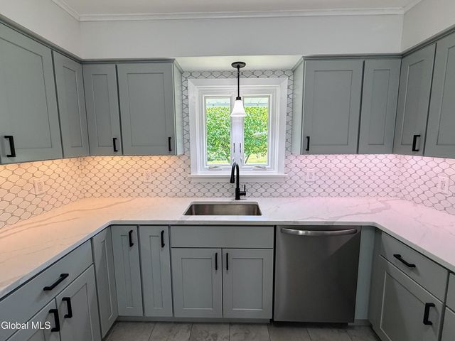 132 Birch Lane, Glenville, NY 12302