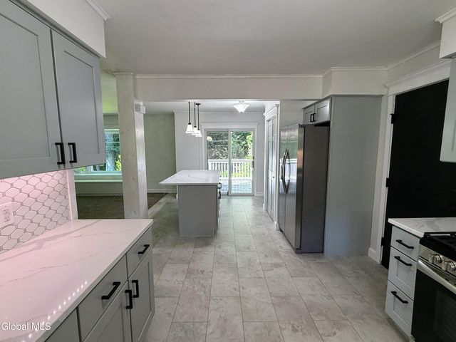 132 Birch Lane, Glenville, NY 12302