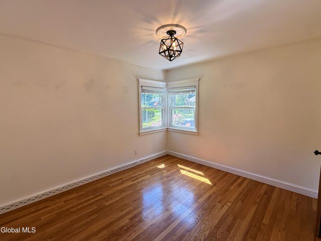 132 Birch Lane, Glenville, NY 12302