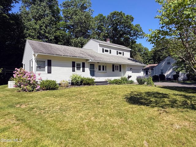 132 Birch Lane, Glenville, NY 12302