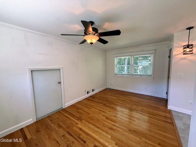 132 Birch Lane, Glenville, NY 12302