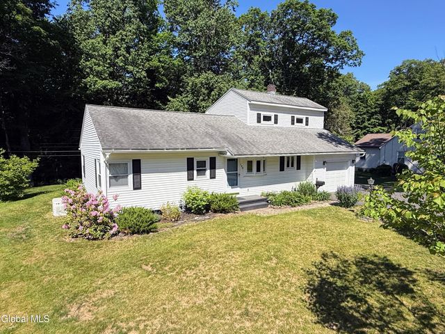 132 Birch Lane, Glenville, NY 12302