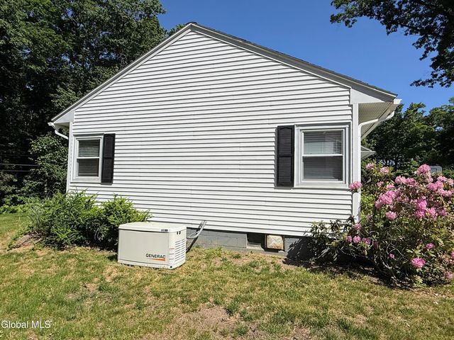 132 Birch Lane, Glenville, NY 12302