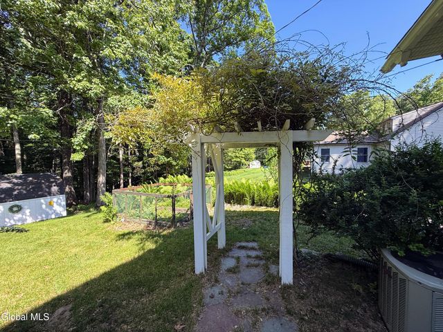 132 Birch Lane, Glenville, NY 12302