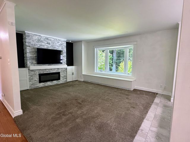 132 Birch Lane, Glenville, NY 12302