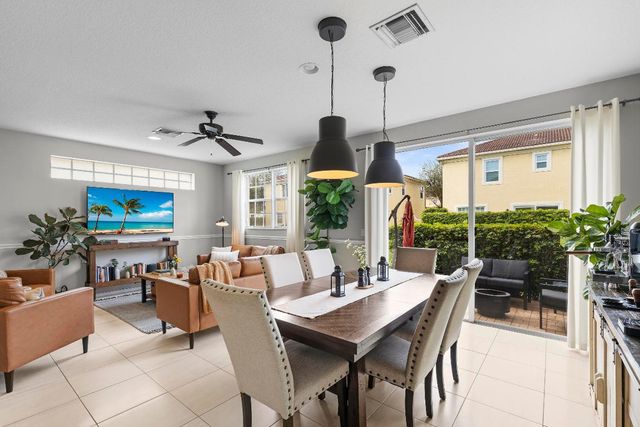 512 Marbella Circle, North Palm Beach, FL 33408