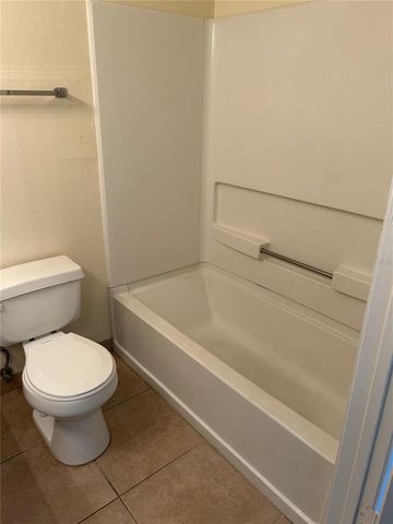 3800 SW 20TH AVENUE 501, Gainesville, FL 32607