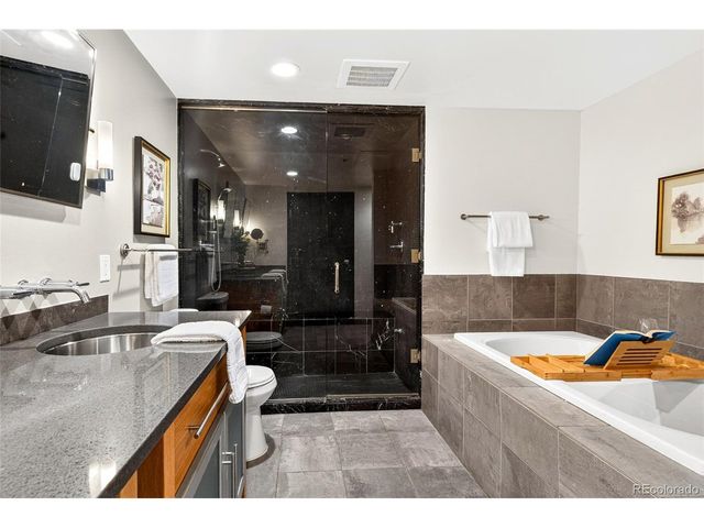 1360 Walnut St 202, Boulder, CO 80302