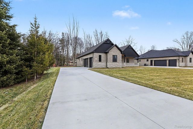 55420 Jewell Road, Shelby Charter Township, MI 48315