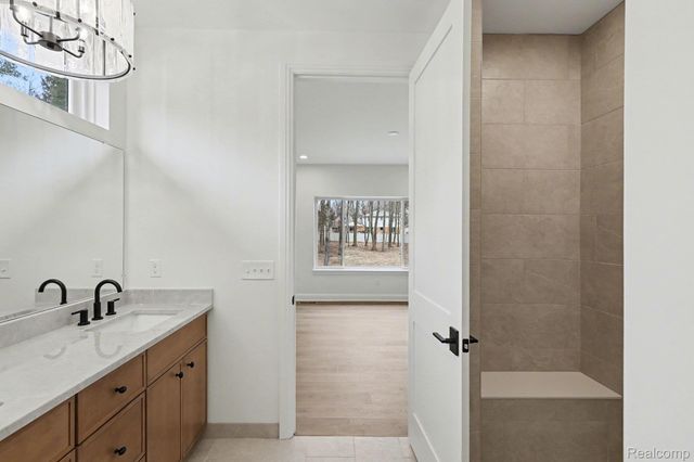 55420 Jewell Road, Shelby Charter Township, MI 48315