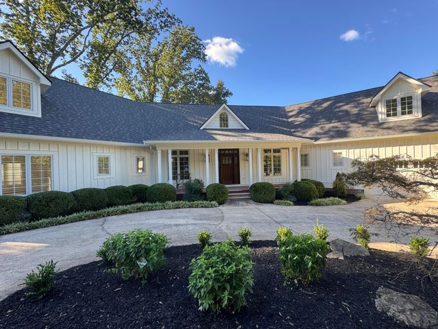 1117 Winding Oaks Way, Chattanooga, TN 37405