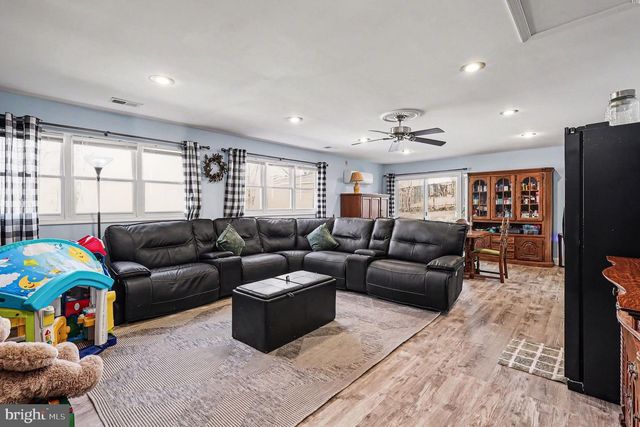 7409 LAKE DR, Manassas, VA 20111